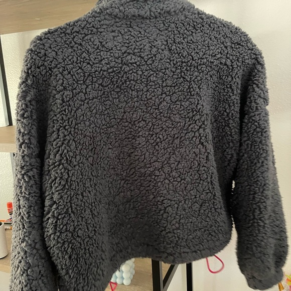 Urban outfitters fluffy jacket - Picture 2 of 3